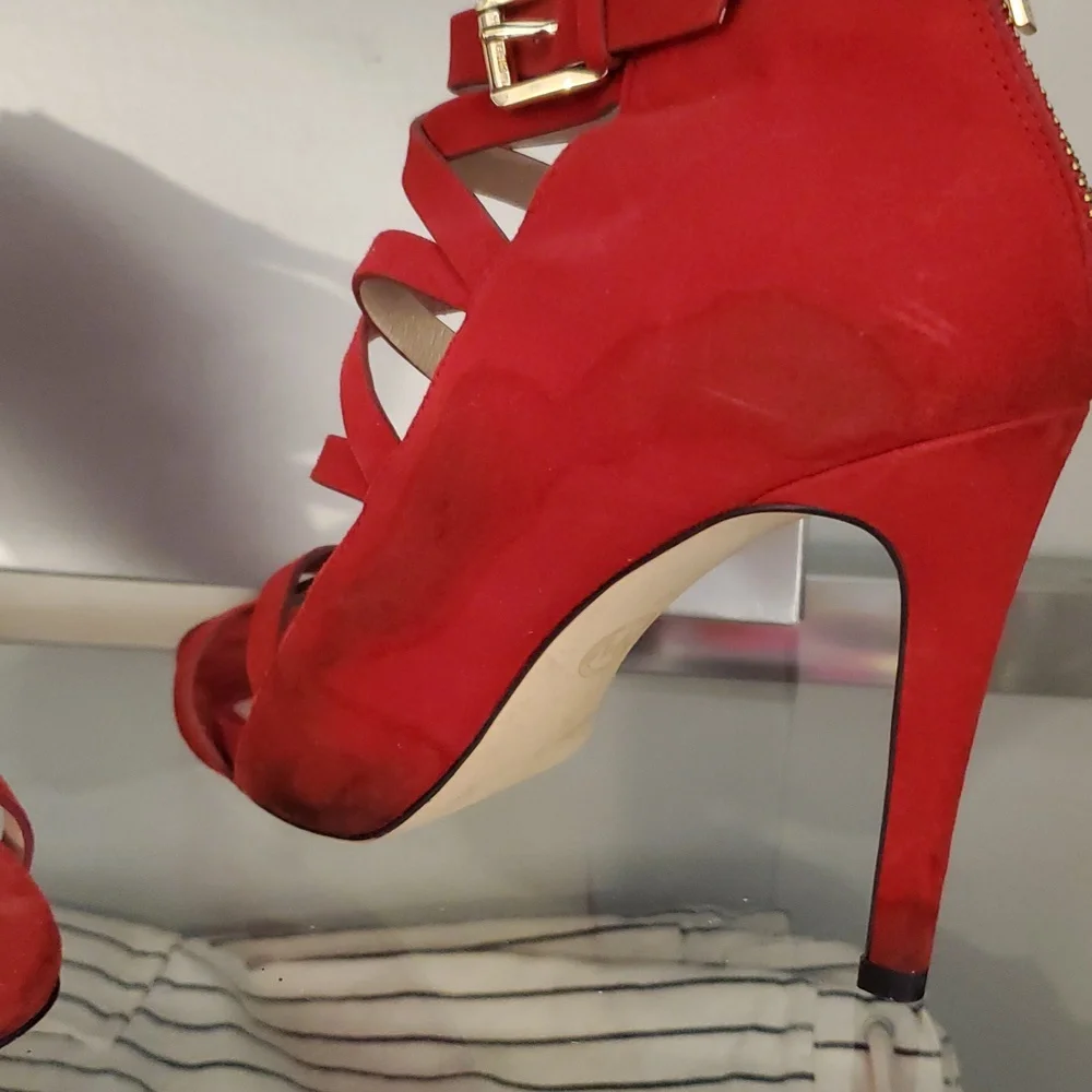 Michael Kors Red Suede Strappy shoe Size 9 With 3.5”. Heel - Picture 6 of 8